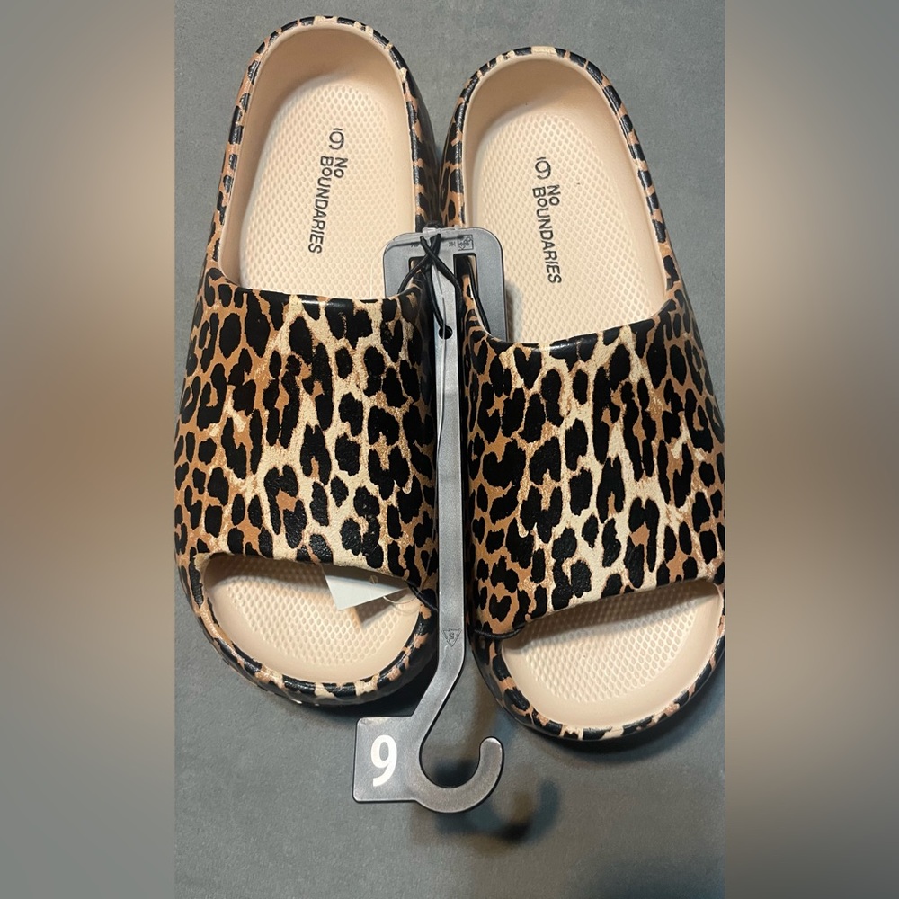 No Boundaries Cheetah Print Slides Sandals NWT Size 6 EVA Comfort Footbed - Picture 4 of 7